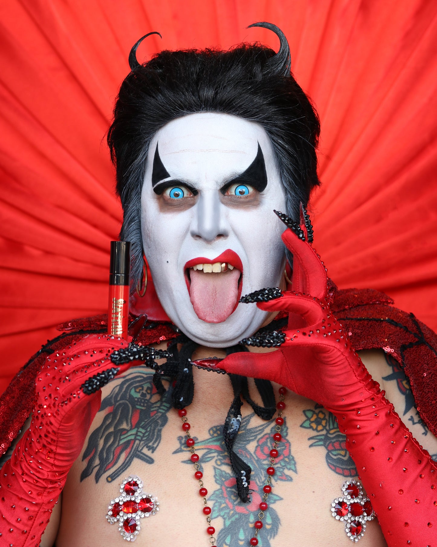 HELLVIS x Dafna Beauty: D Perfect Red